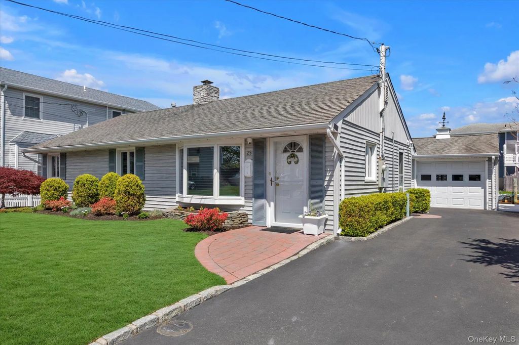 25 Bayview Avenue, Babylon