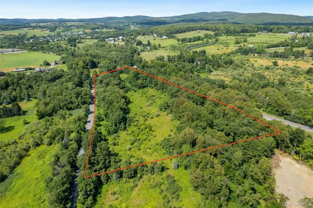 Clapp Hill Road, Lagrangeville
