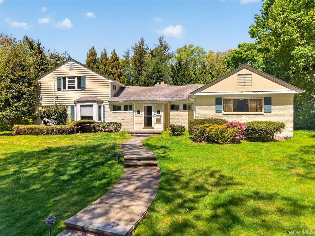 77 Merrivale Road, Great Neck