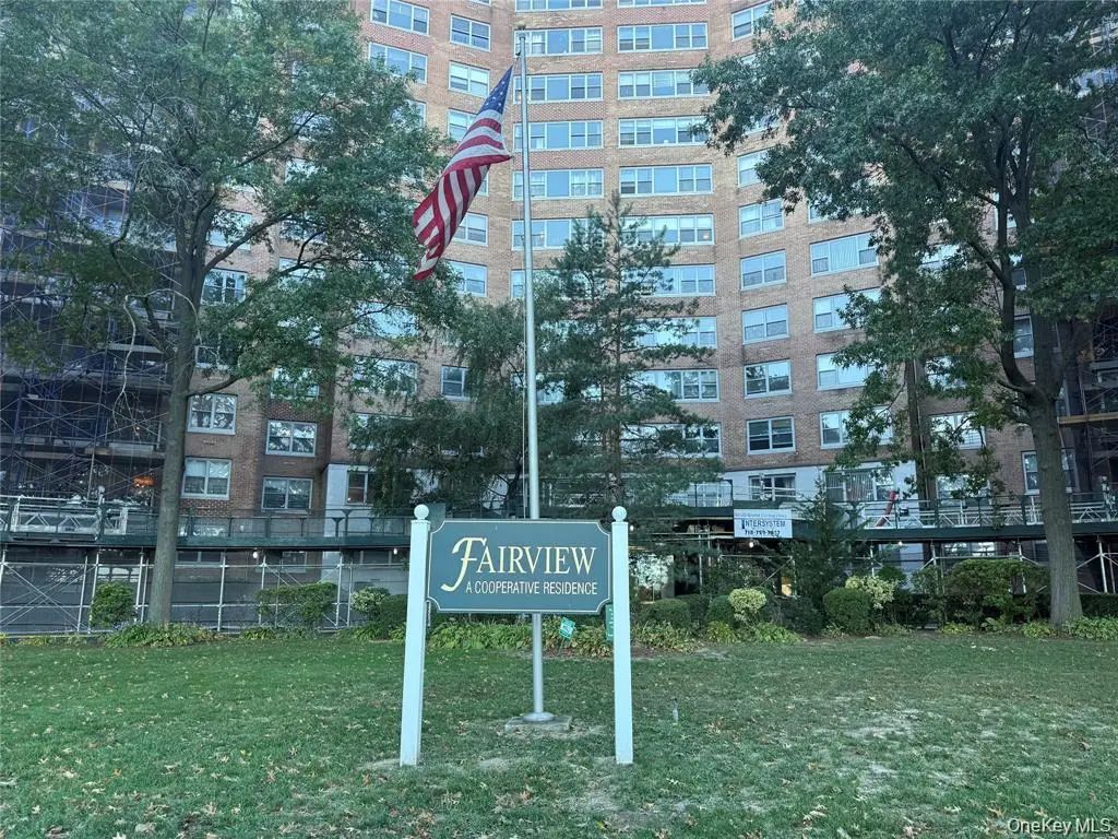 61-20 Grand Central Parkway # C 1205, Forest Hills