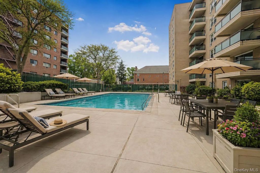 377 Westchester Ave # Apt 6j, Port Chester