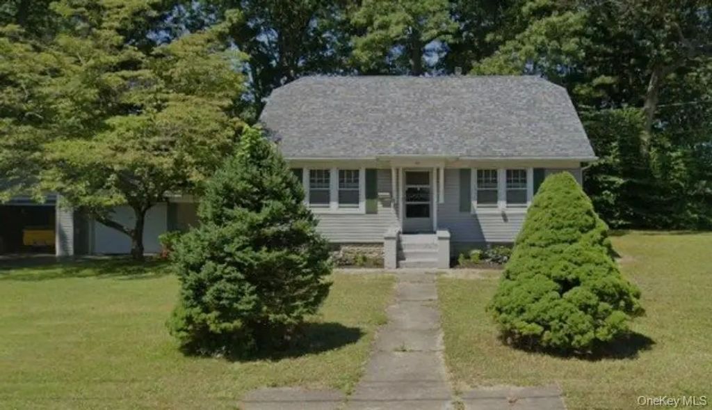 20 Gatelot Avenue, Ronkonkoma