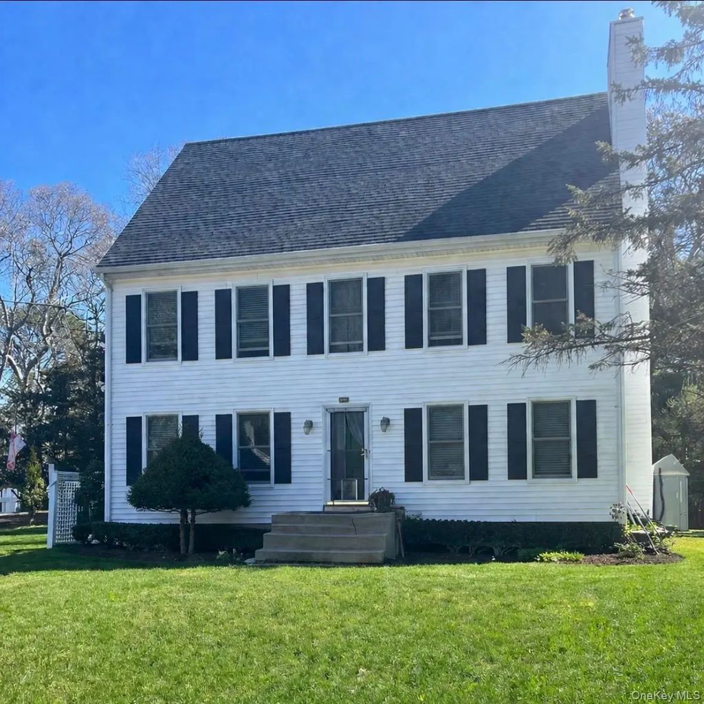 533 Montauk Highway, Westhampton Beach
