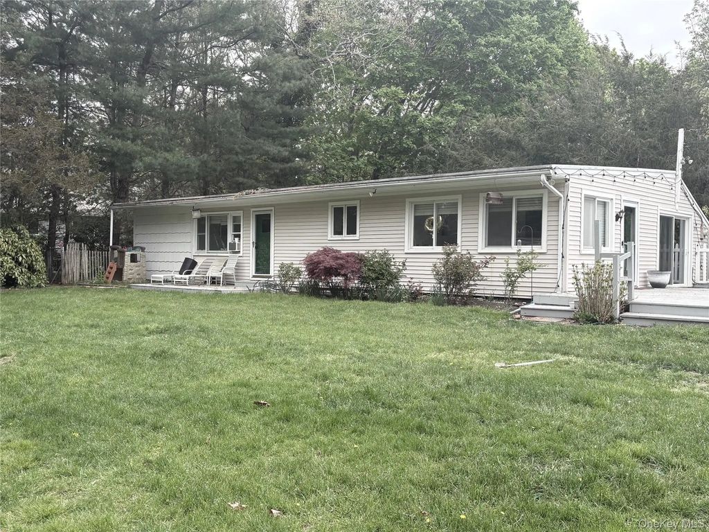 531 Montauk Highway, Westhampton Beach