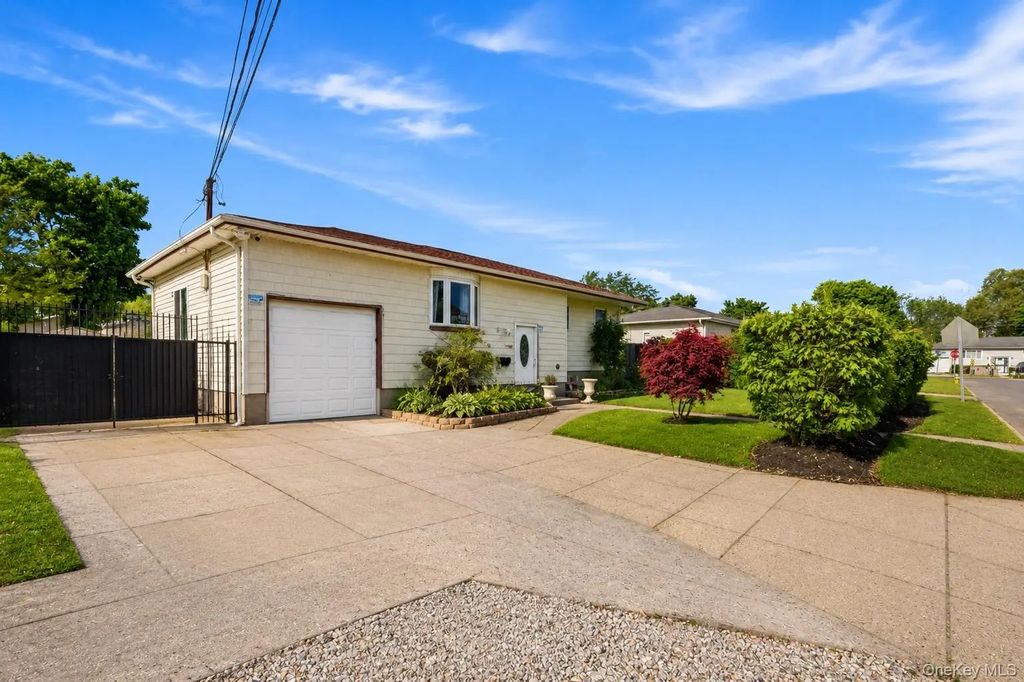 313 2nd Avenue, Brentwood