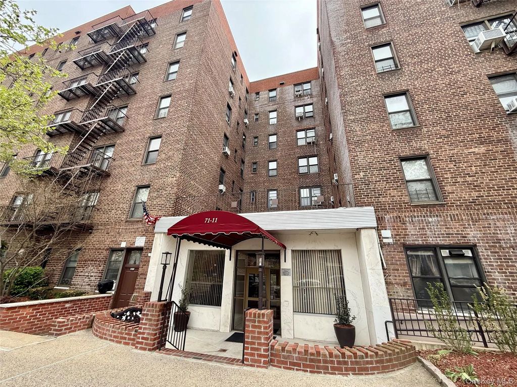 71-11 Yellowstone Boulevard # 2g, Forest Hills