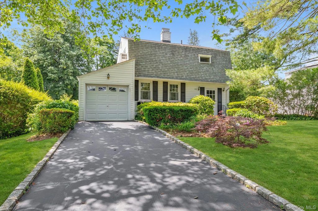 148 Princeton Street, Roslyn Heights