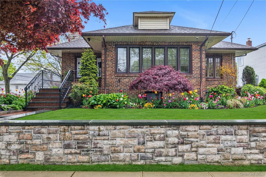 40 Harding Avenue, Lynbrook