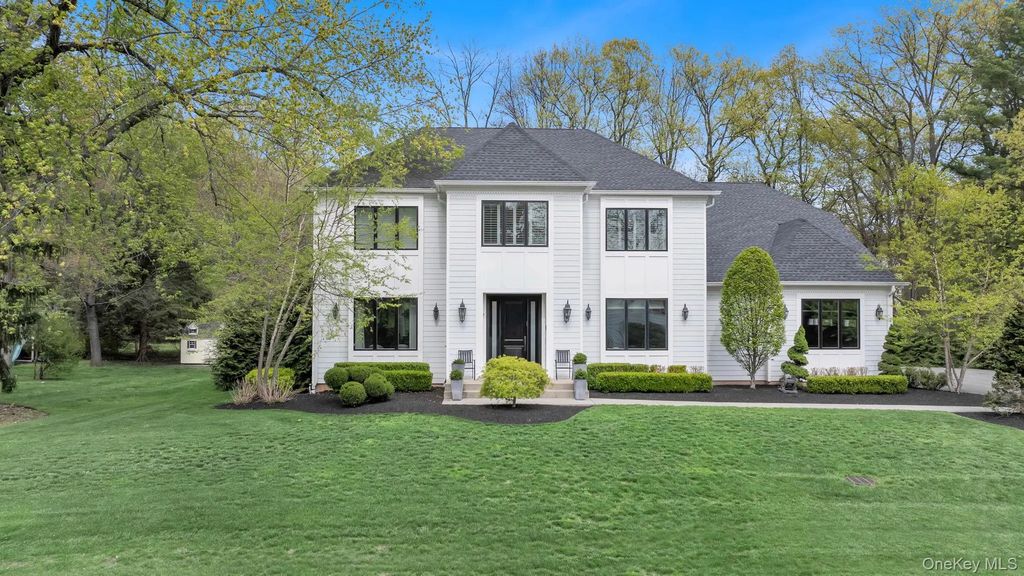 12 Dalewood Drive, Suffern