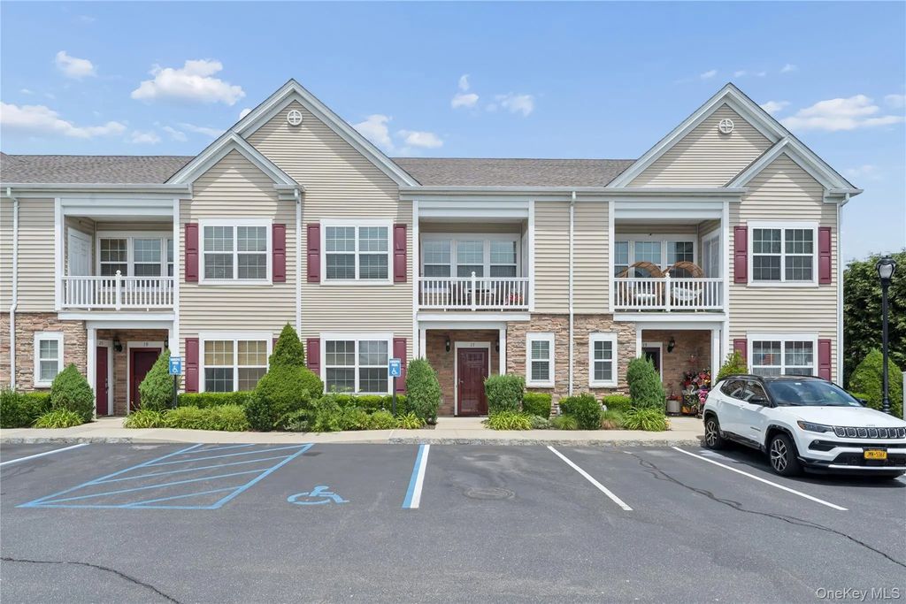 17 Strangford Court # 109, Oceanside