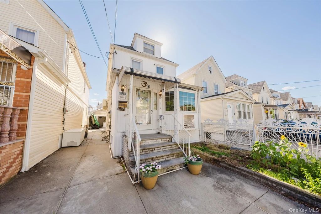 90-62 202nd Street, Hollis