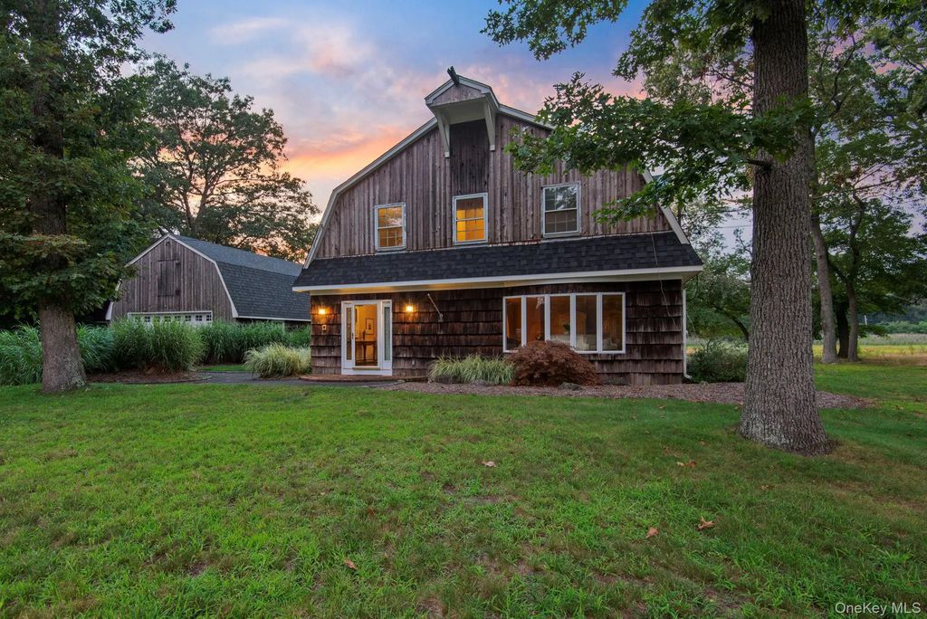1 Lake Drive, Middle Island