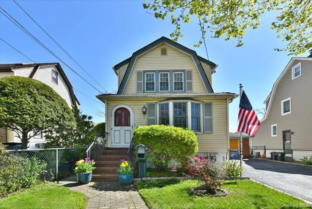 83 Cambridge Street, Valley Stream