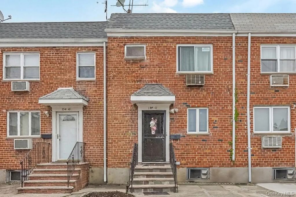 164-11 Depot Road, Flushing