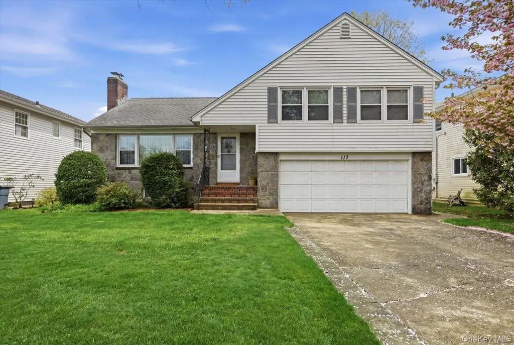 117 Lefferts Road, Garden City