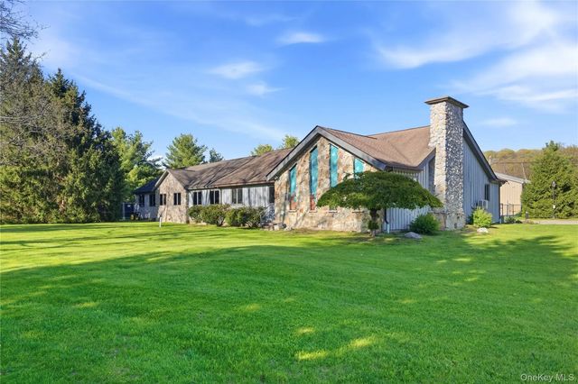 5 Ryan Rd, Hopewell Junction