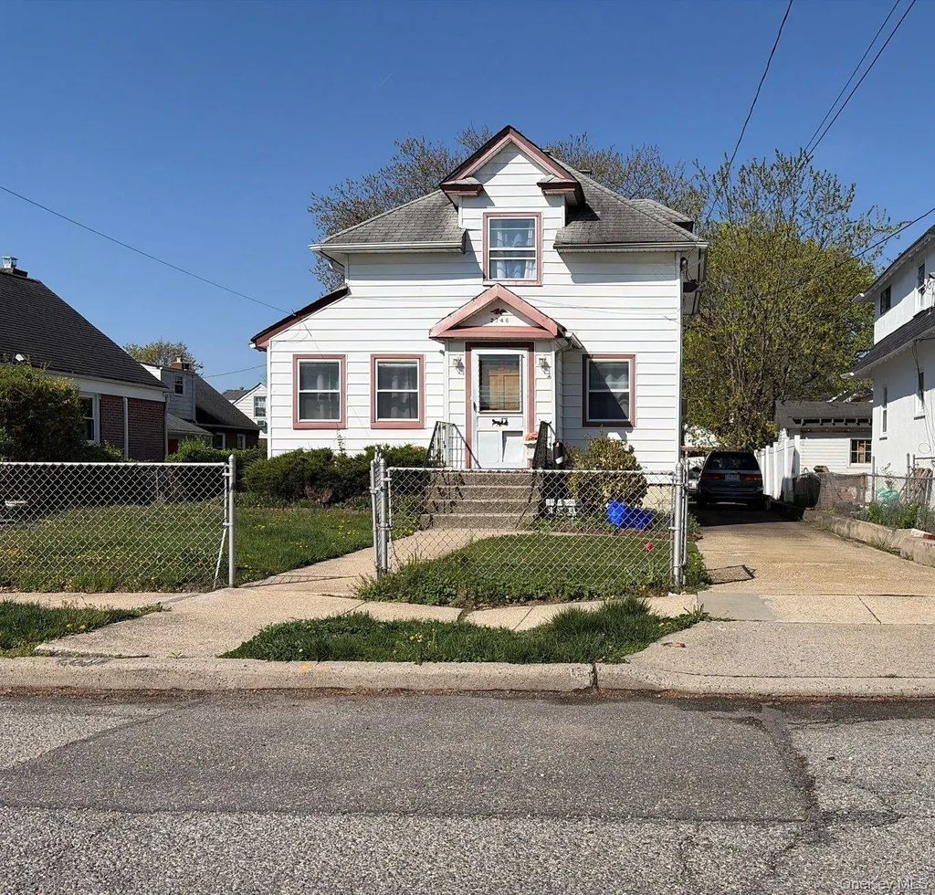 2746 Park Avenue, Baldwin