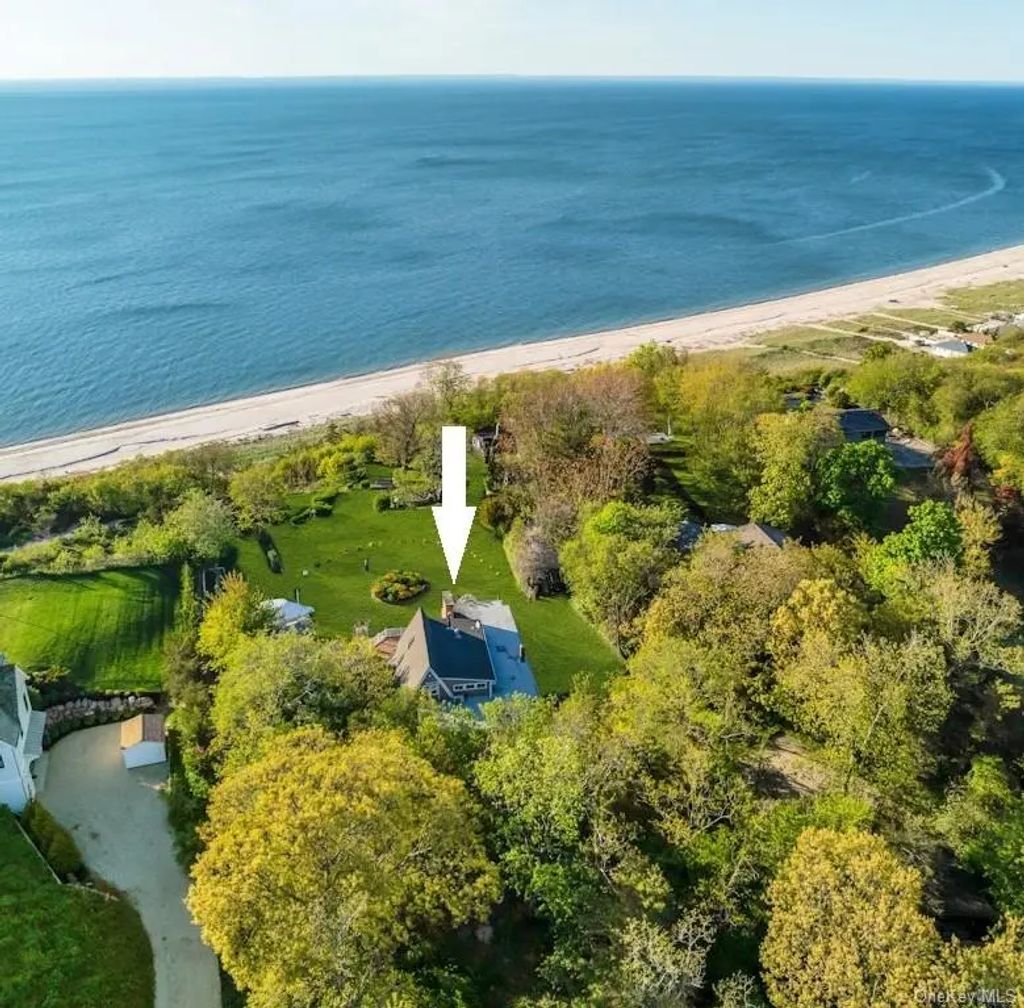 995 Red Fox Road, Mattituck