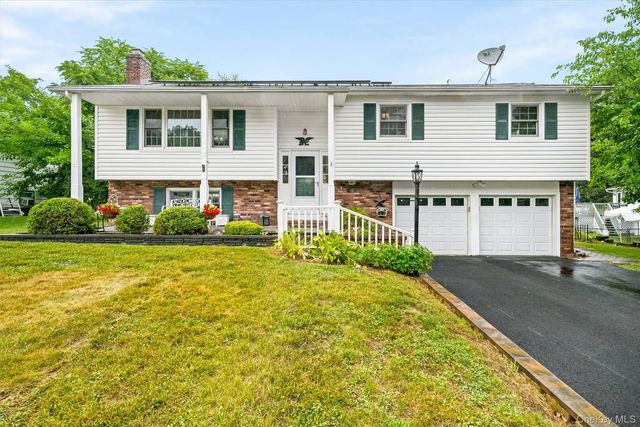 32 Clintonwood Drive, New Windsor