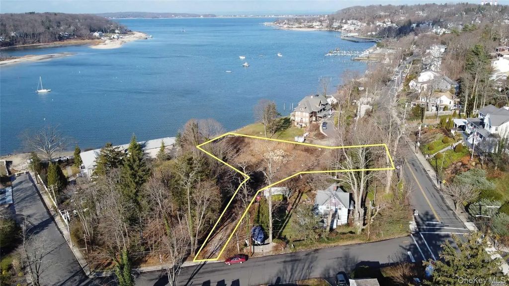 229 Woodbine Avenue, Northport
