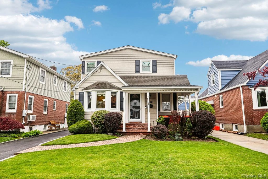 174 Semton Boulevard, Franklin Square