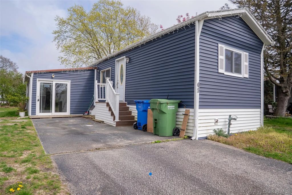 65 Minuteman Drive, Bohemia