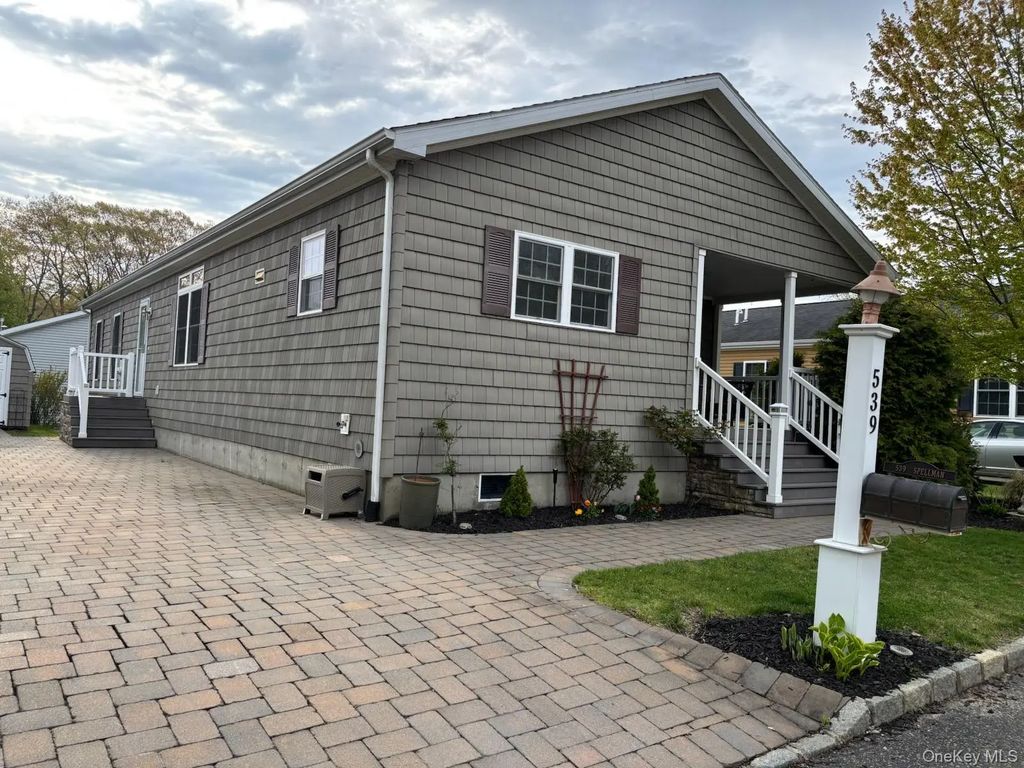 1661 Old Country Road # 539, Riverhead
