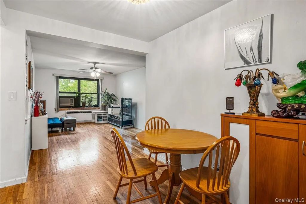 211-02 73rd Avenue # 4p, Bayside