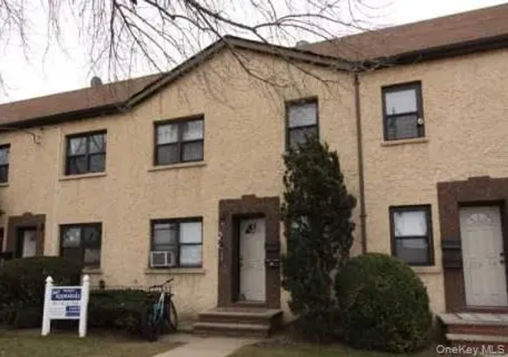 25610 Hillside Avenue # 1st Floor, Glen Oaks
