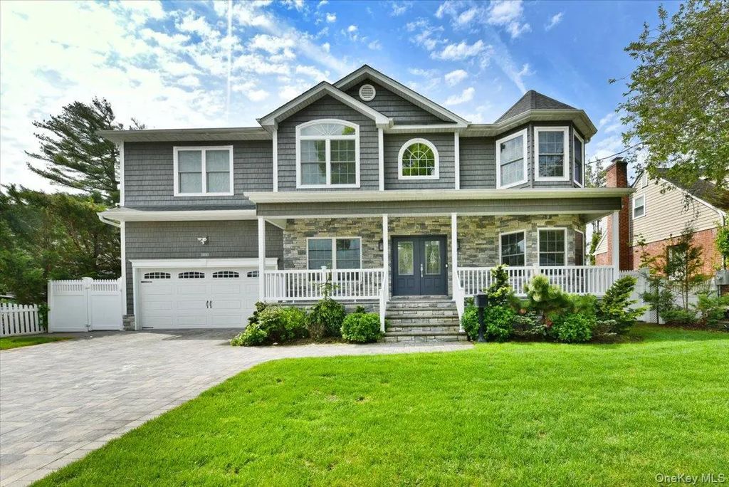 2150 Van Nostrand Avenue, Merrick