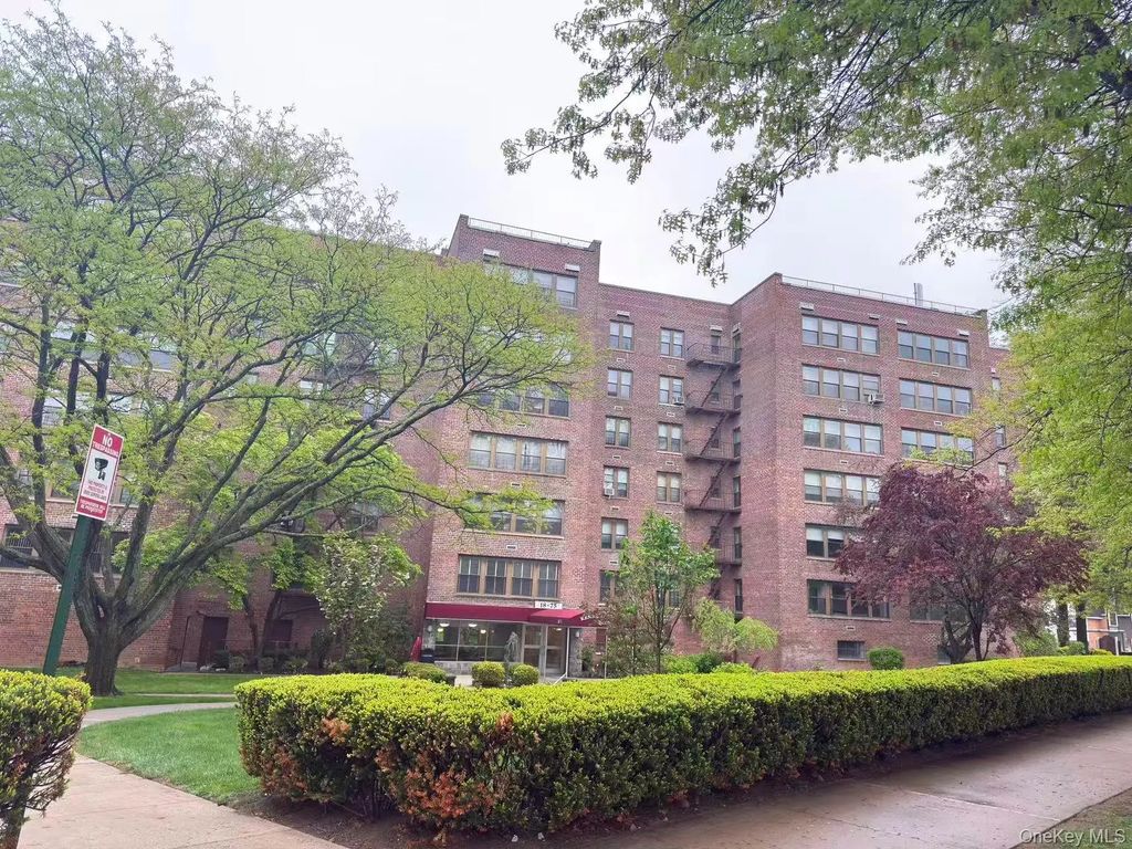 18-75 Corporal Kennedy Street # 1k, Bayside