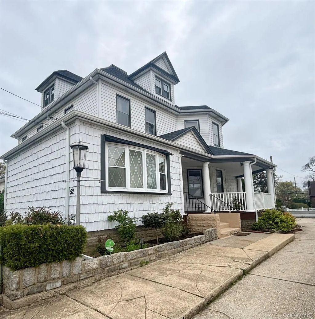 92 Wavecrest Street, Valley Stream