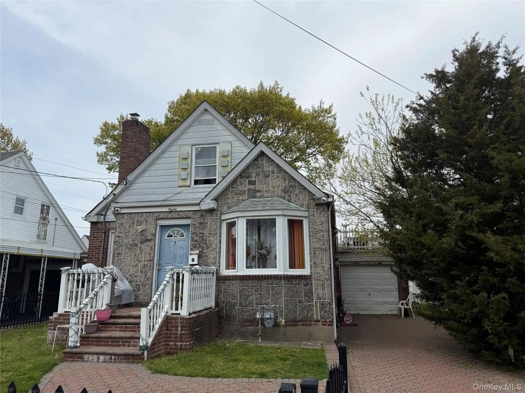 7 Dale Avenue, Hempstead