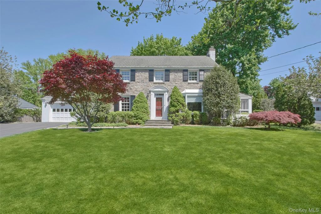 71 Heatherbloom Road, White Plains