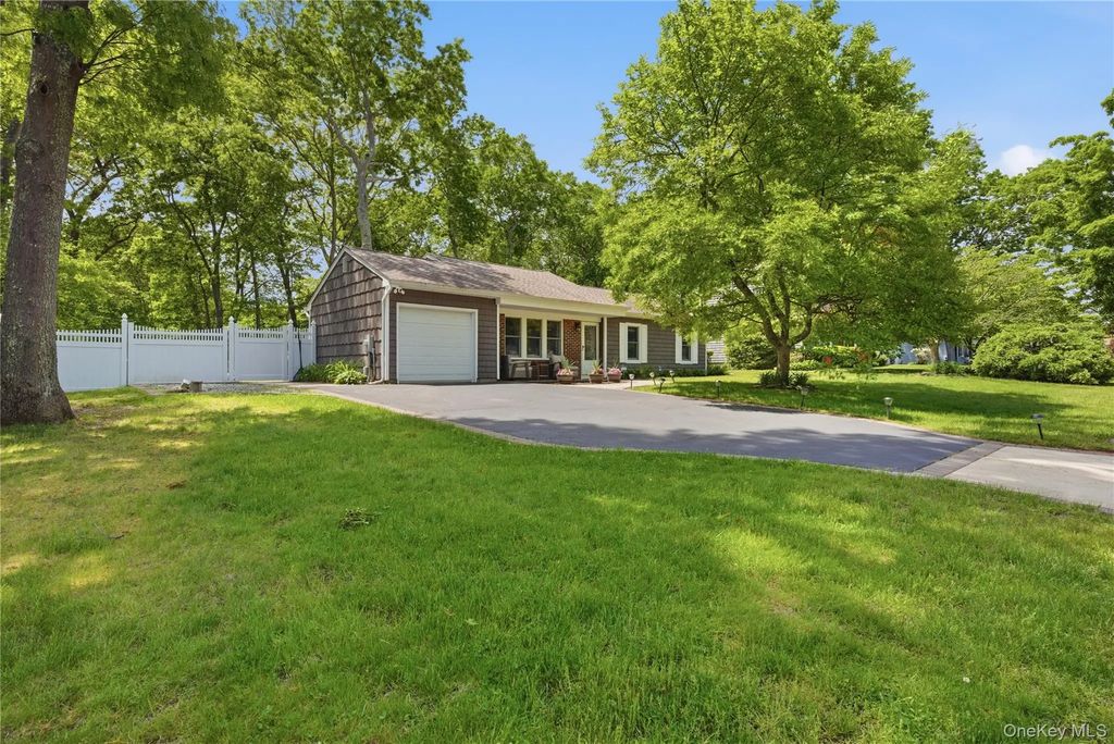 30 Scenic Hills Drive, Ridge
