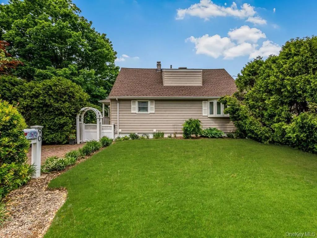 90 Remsen Circle, Yonkers