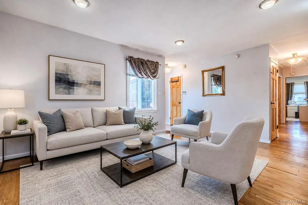 160-11 24th Avenue, Whitestone