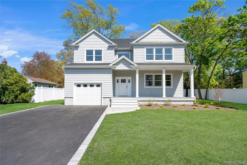 969 Manor Lane, Bay Shore