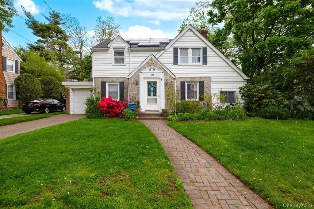 171 Park Boulevard, Malverne