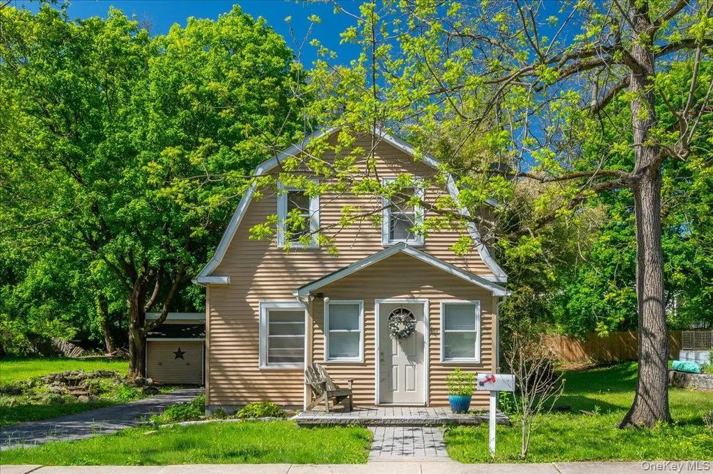 169 Dupont Avenue, Newburgh