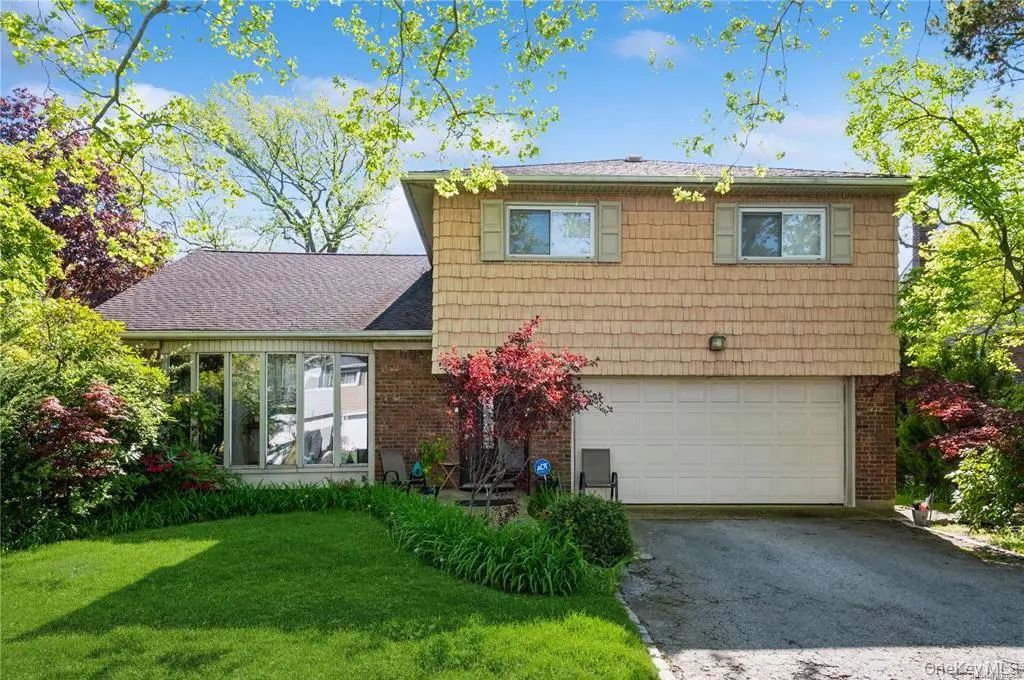 1040 Cedarhurst Street, North Woodmere