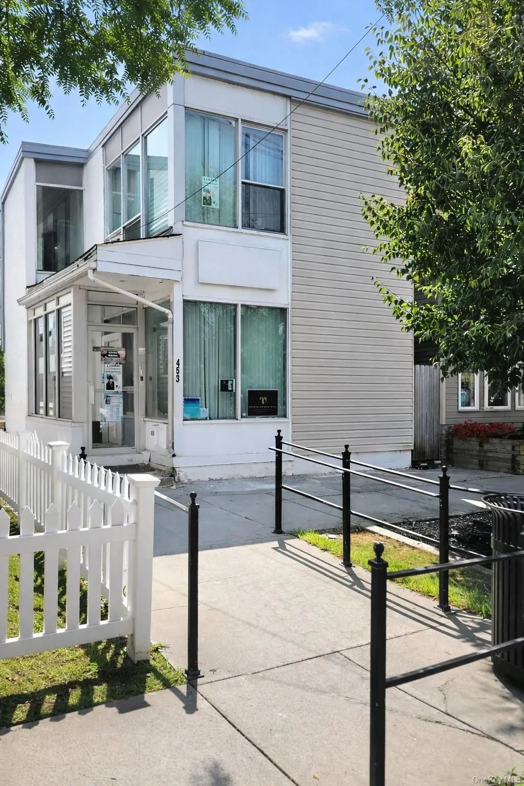 453 Broadway, Monticello