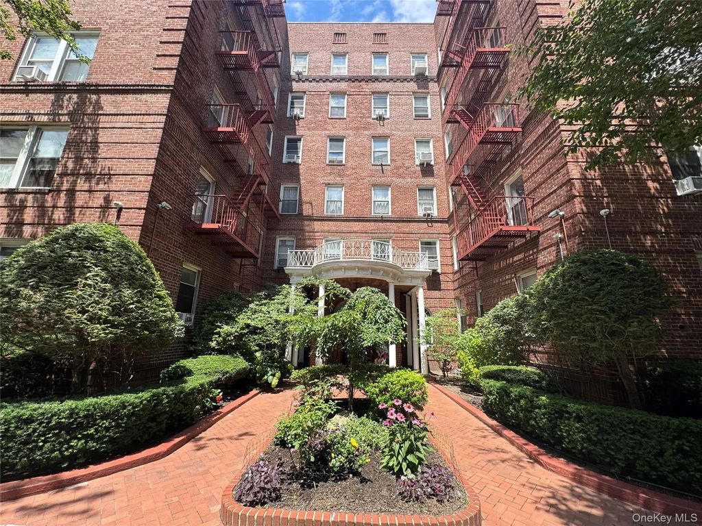 111-39 76th Road # D1, Forest Hills