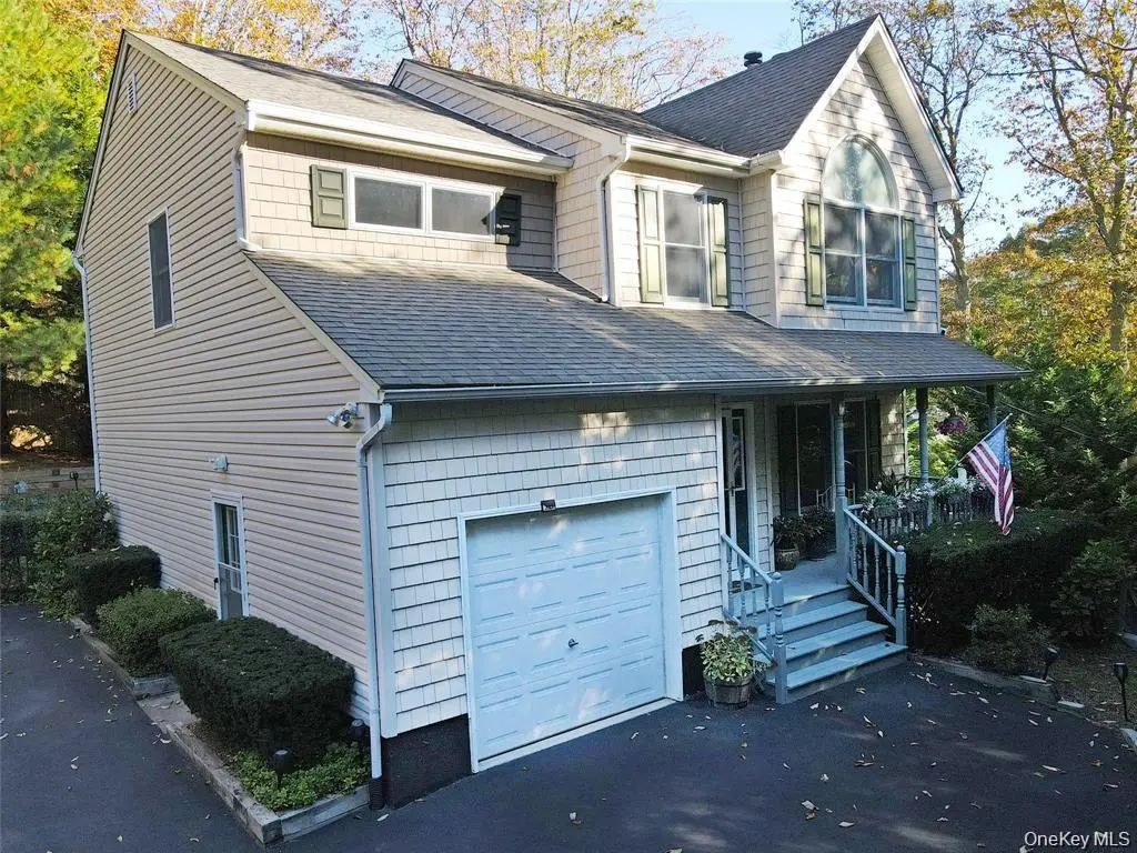 64 Glen Road, Baiting Hollow