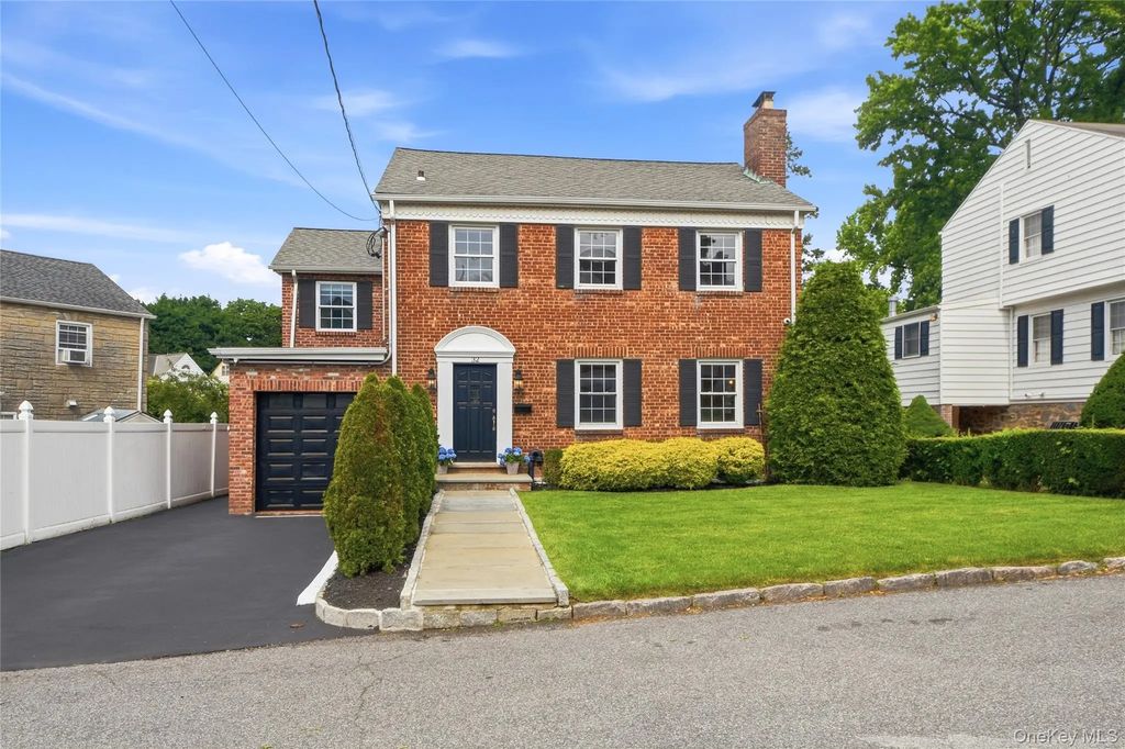 32 Huntington Drive, Yonkers