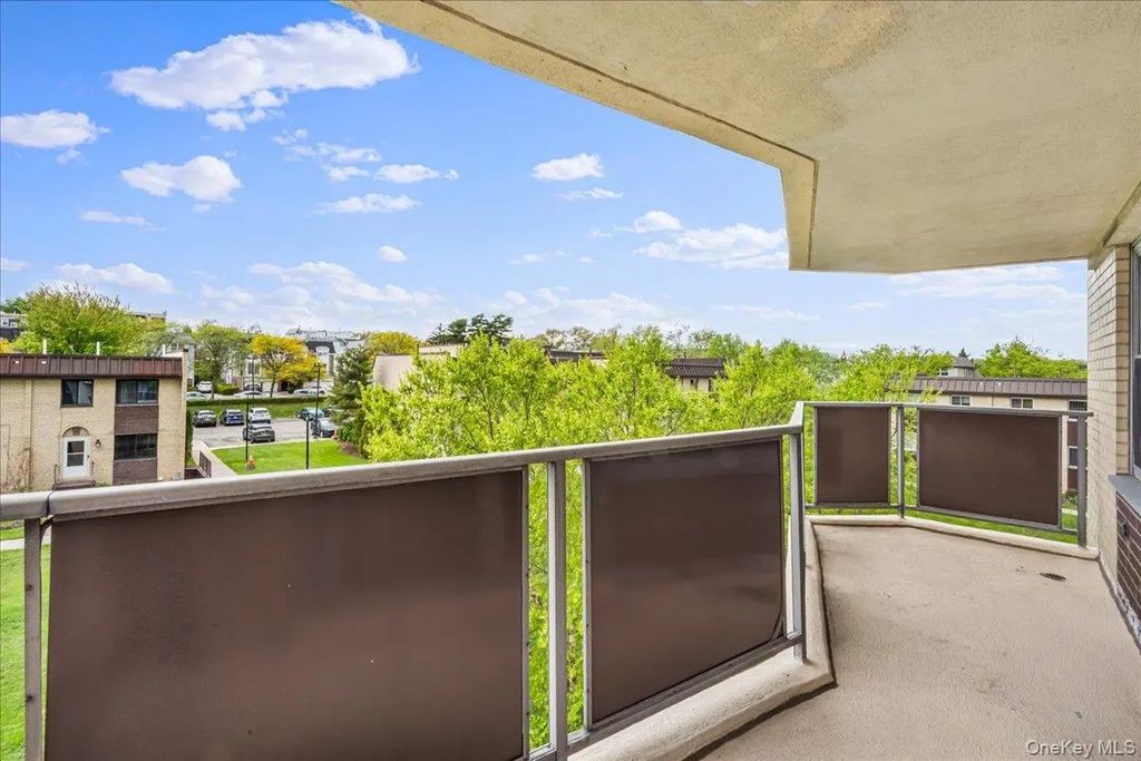 17-85 215th Street # 3e, Bayside