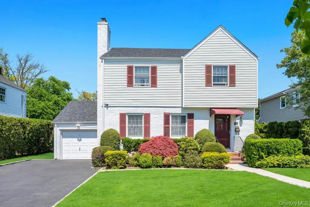 107 Pine Street, Garden City