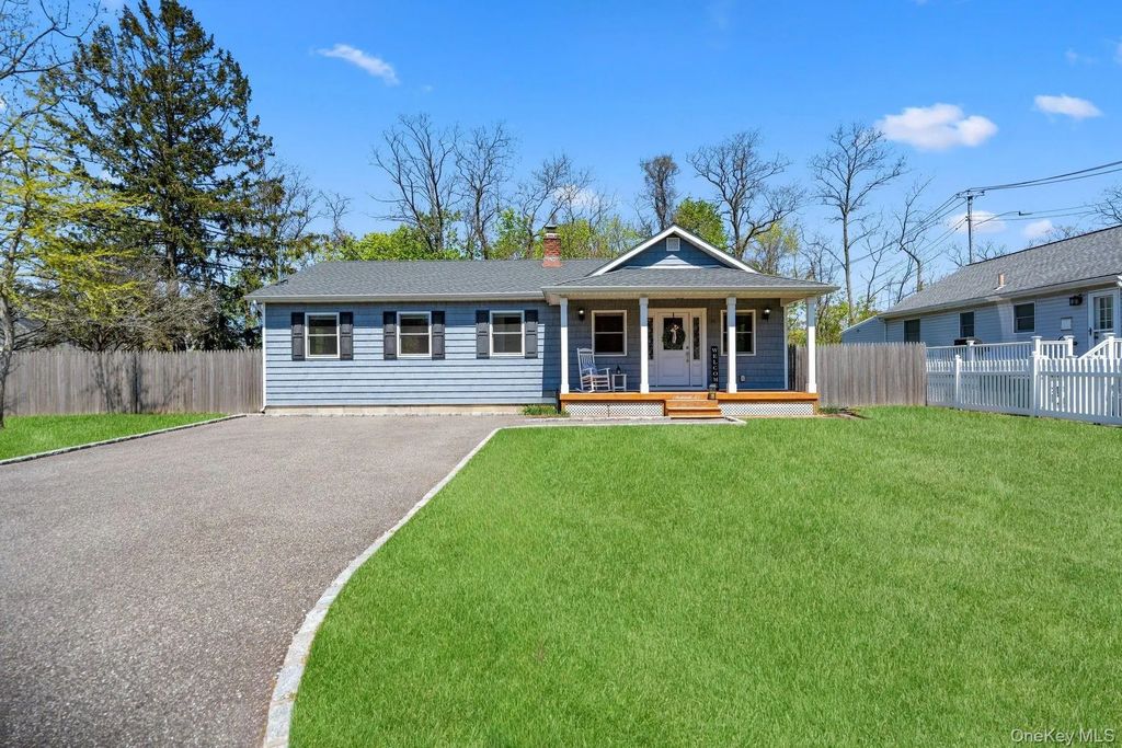 11 Jackson Street, East Islip
