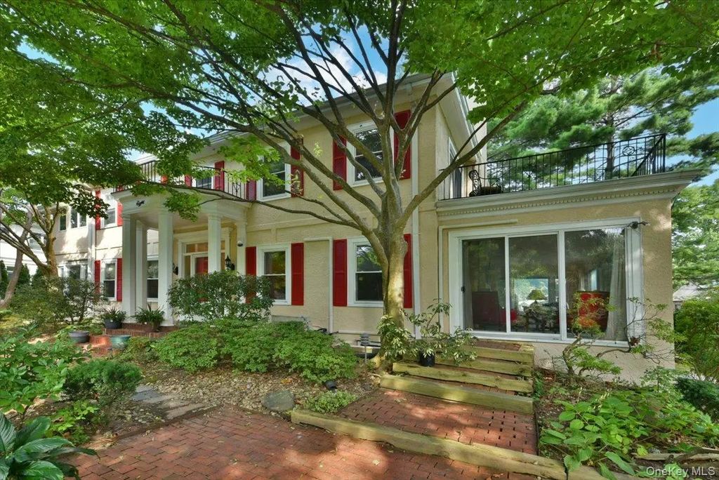 8 Magnolia Drive, Great Neck