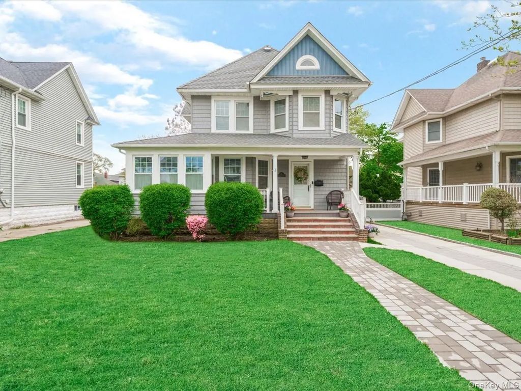 28 Union Place, Lynbrook